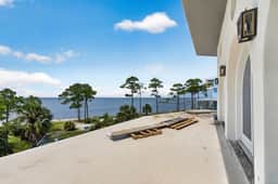 Castle Bay Manor - Image 3