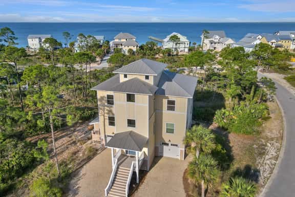 Port Side Manor - Image 1
