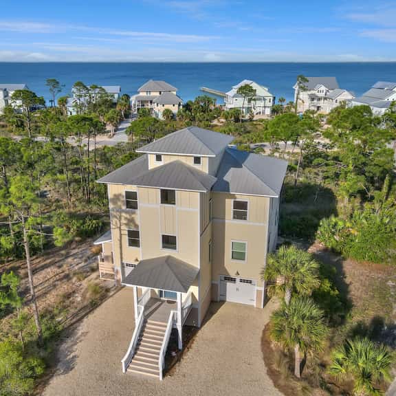 Port Side Manor - Image 1